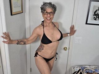IzzyOnCam